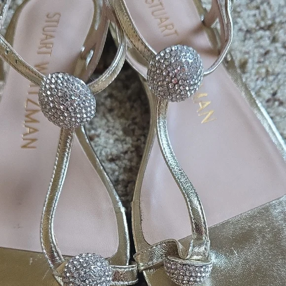 Stuart Weitzman Gold Thong Sandals with Metallic Finish - Picture 4 of 13